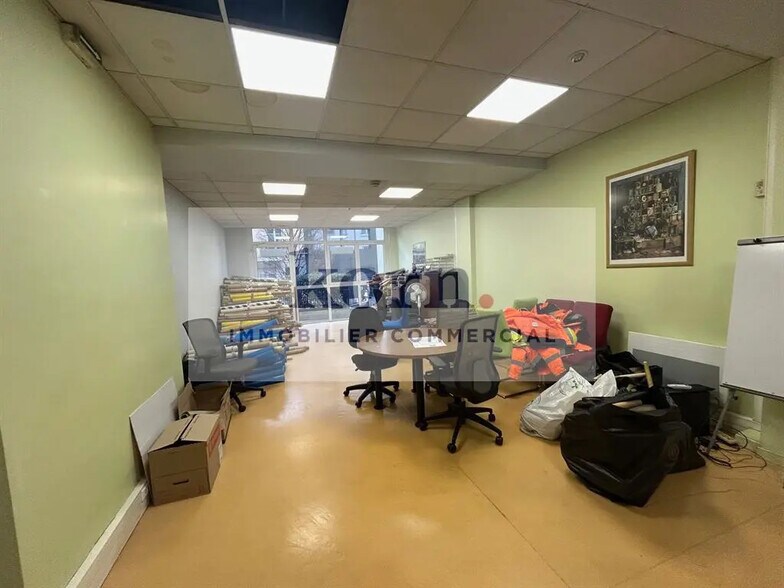 Retail in Levallois-Perret for lease - Interior Photo - Image 2 of 6