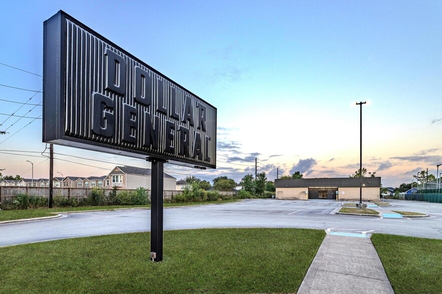 15045 Ella Blvd, Houston, TX for lease - Primary Photo - Image 1 of 1
