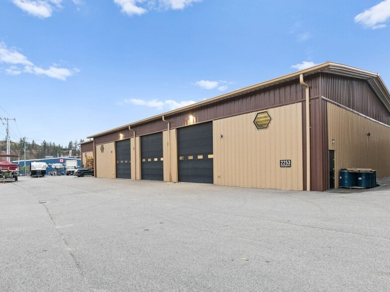 2253 Dartmouth rd, Penticton, BC for lease - Primary Photo - Image 1 of 1