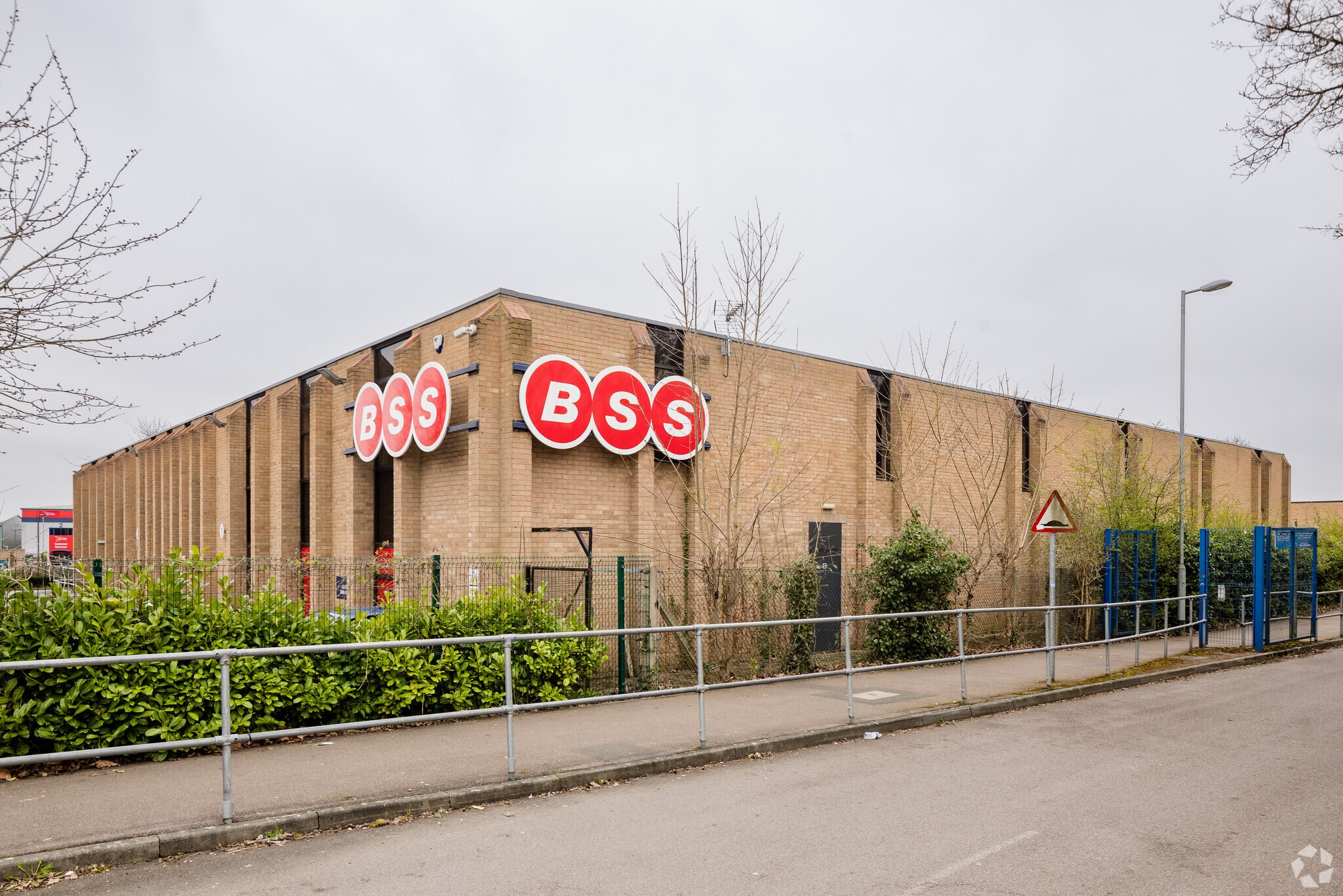 Ledgers Clos, Oxford for lease Primary Photo- Image 1 of 3