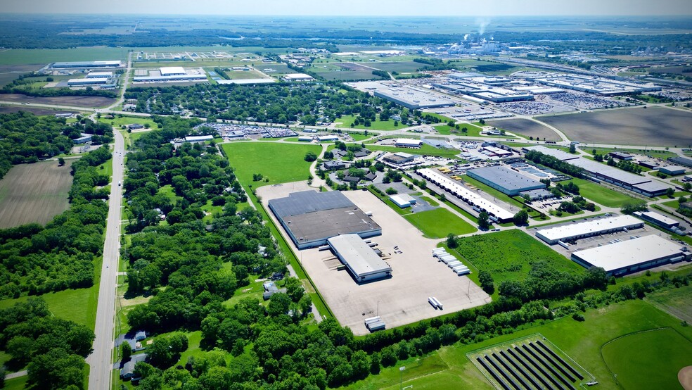 2380 E Millikin Pky, Decatur, IL for lease - Building Photo - Image 3 of 11