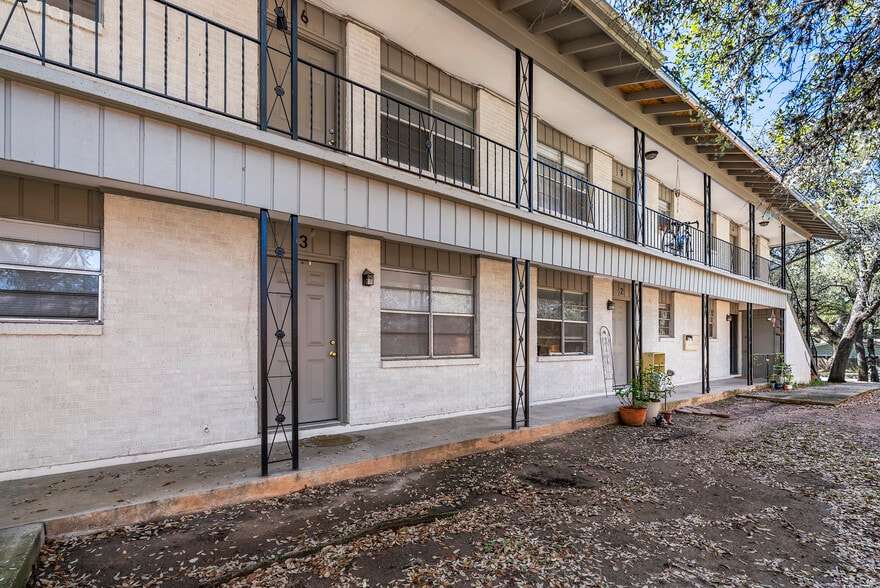 2411 S 5th St, Austin, TX à vendre - Photo du bâtiment - Image 2 de 10