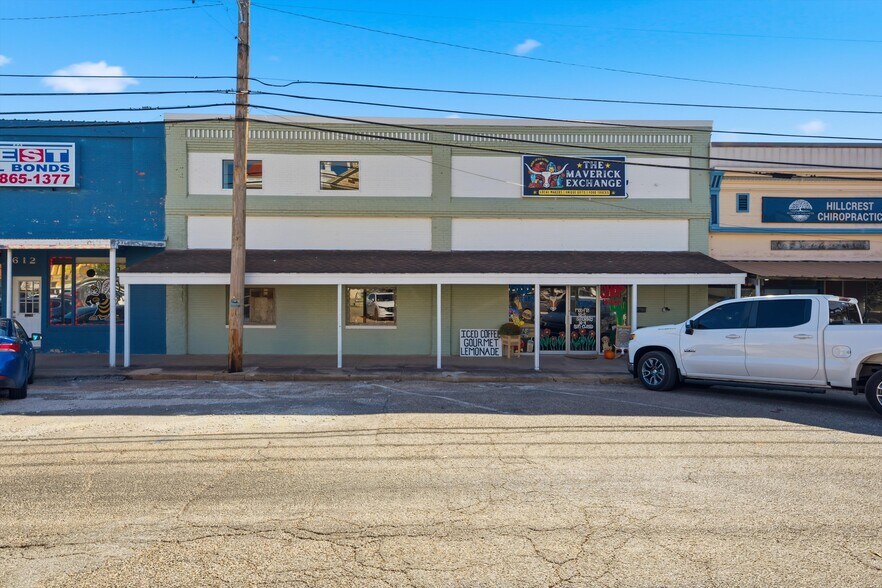 608 E Leon St, Gatesville, TX à vendre - Photo du bâtiment - Image 1 de 8
