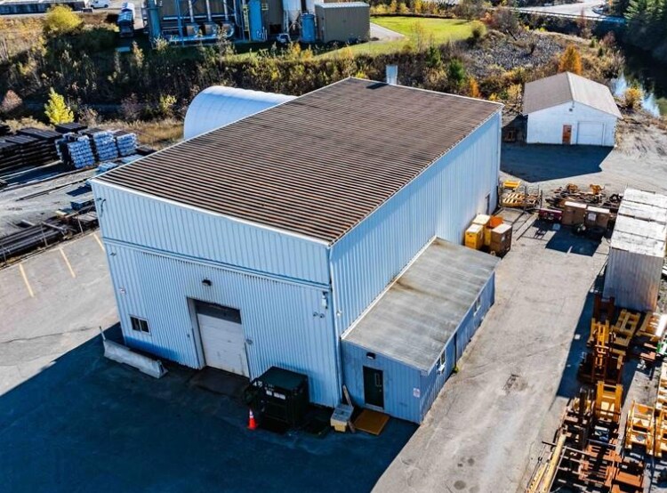 1067 Kelly Lake Rd, Sudbury, ON à louer Photo principale- Image 1 de 2