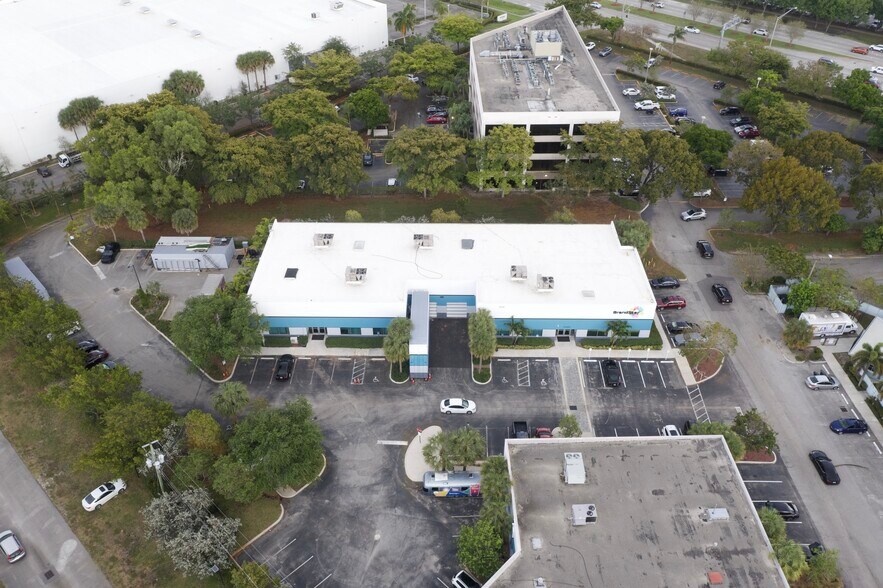 3860 N Powerline Rd, Pompano Beach, FL à vendre - Photo du bâtiment - Image 1 de 20