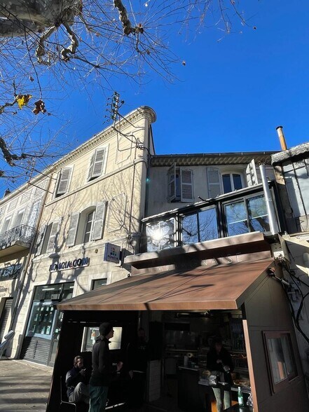 6 Cours Barthelemy, Aubagne à vendre - Photo du bâtiment - Image 2 de 9
