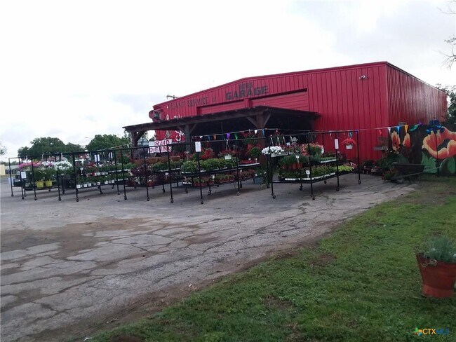 More details for 107 10th St, Lampasas, TX - Retail for Sale