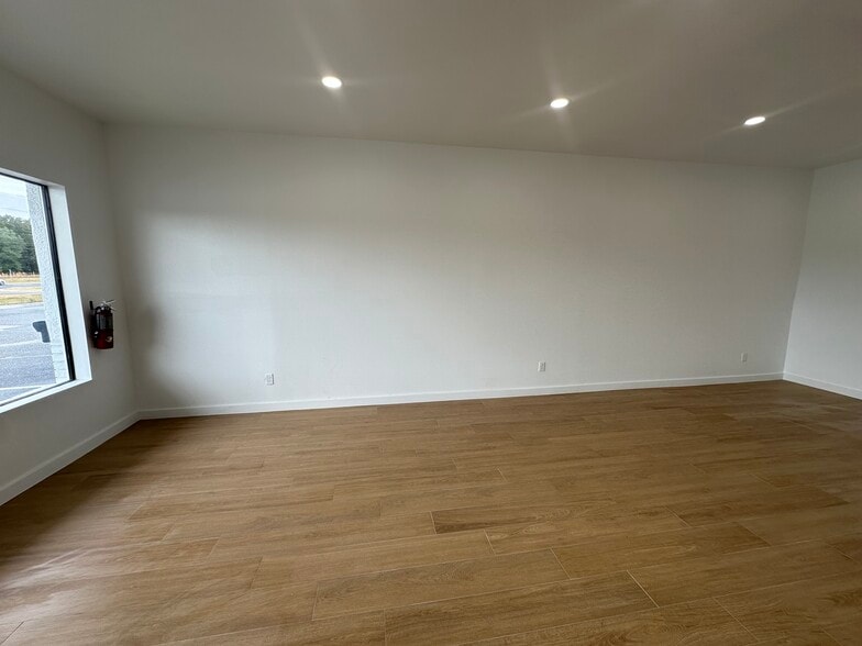 1148-1152 SE Highway 484, Ocala, FL for lease - Interior Photo - Image 2 of 10