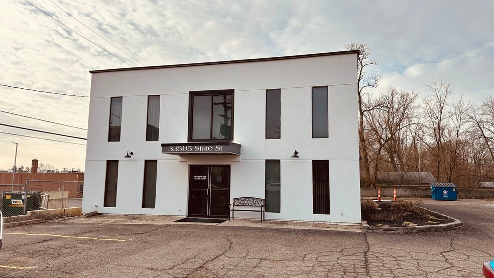 33505 State St, Farmington Hills, MI for lease - Building Photo - Image 1 of 7