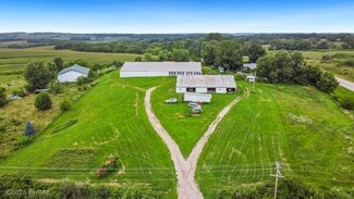 Plus de détails pour 1247 Illinois Dr, Knoxville, IA - Sports et divertissement à vendre