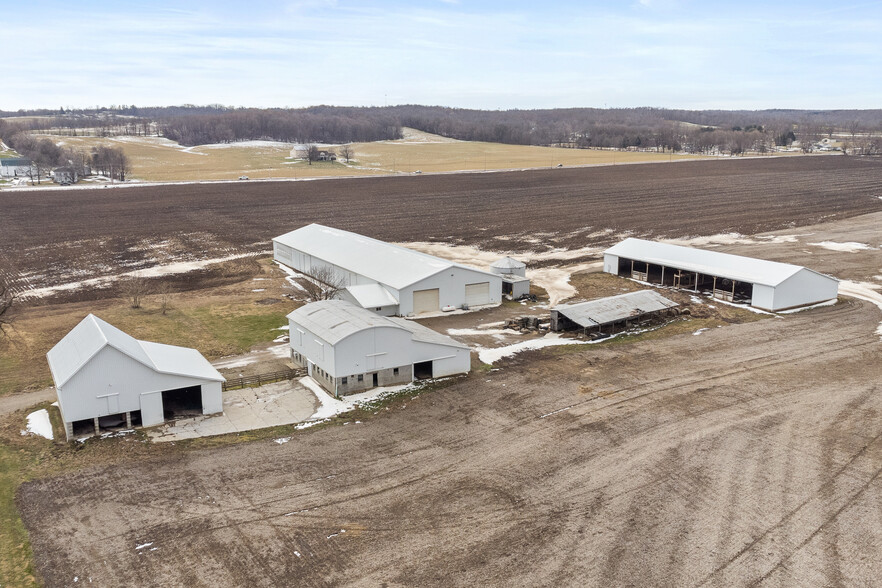 11275 Lovers Ln, Mount Vernon, OH for sale - Primary Photo - Image 1 of 1