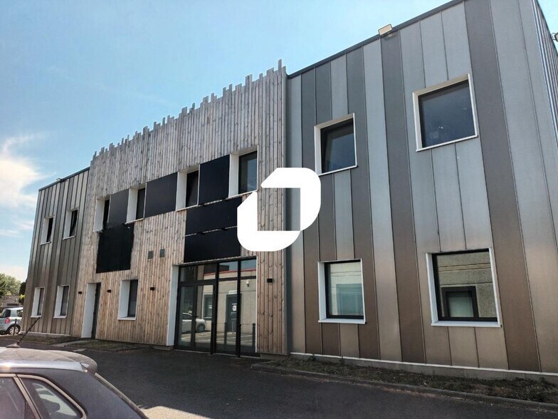 Office in VILLENEUVE-D'ASCQ for lease - Building Photo - Image 2 of 9