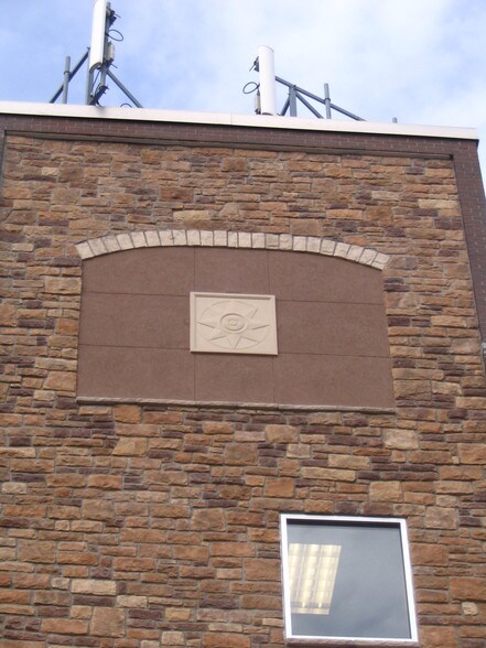 4001 Stinson Blvd NE, Saint Anthony, MN à louer - Photo du bâtiment - Image 2 de 11