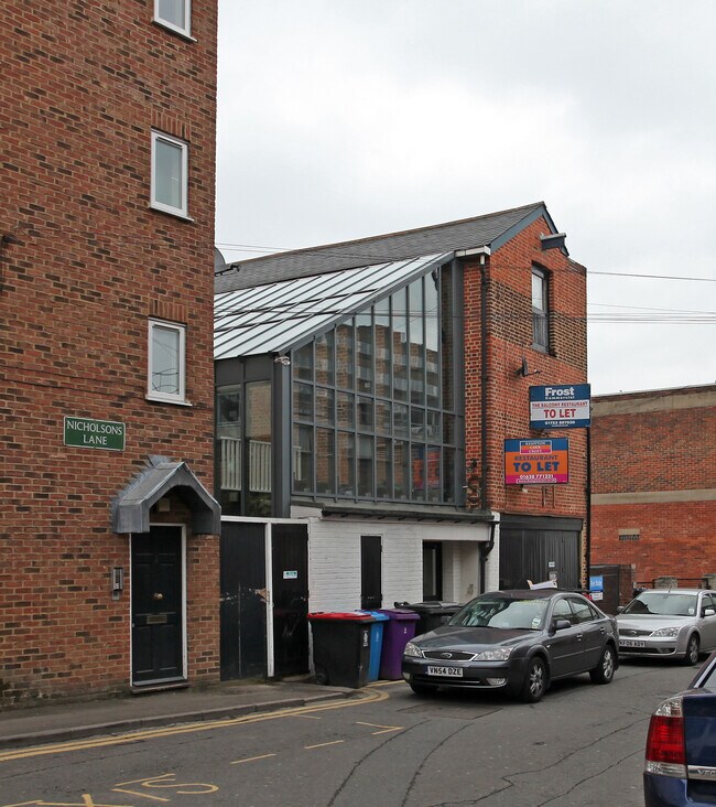 Plus de détails pour 3 Nicholsons Ln, Maidenhead - Commerce de détail à louer