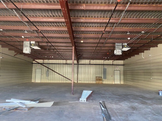 4260 N Boulevard, Edmond, OK à louer - Photo du bâtiment - Image 3 de 9