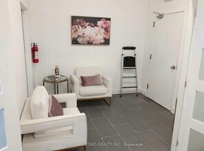 715-717 Queen St E, Toronto, ON for lease Interior Photo- Image 2 of 4