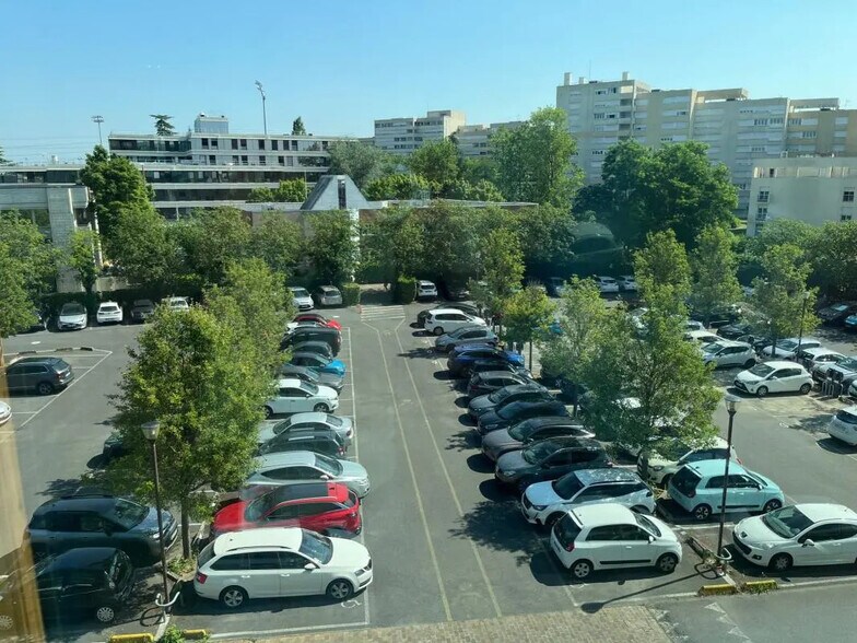 2 Boulevard De L'Oise, Pontoise à louer - Photo du bâtiment - Image 3 de 3