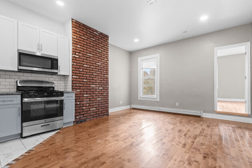 121 Lembeck Ave, Jersey City, NJ à vendre - Photo du bâtiment - Image 2 de 16