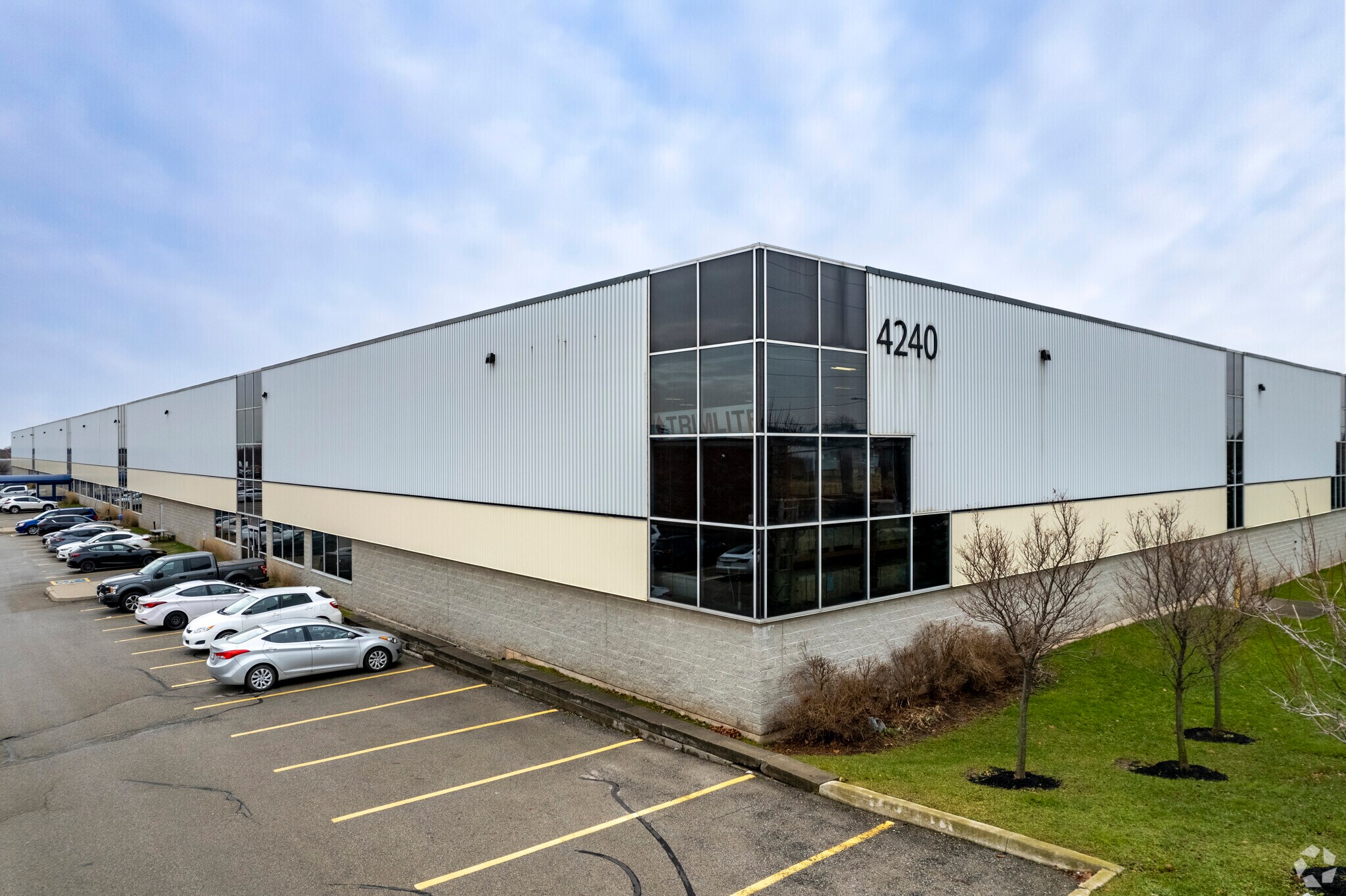 4240 Harvester Rd, Burlington, ON à vendre Photo principale- Image 1 de 1