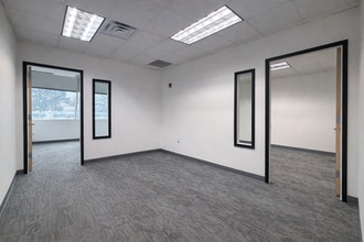 220 Davidson Ave, Somerset, NJ à louer Photo intérieure- Image 1 de 1