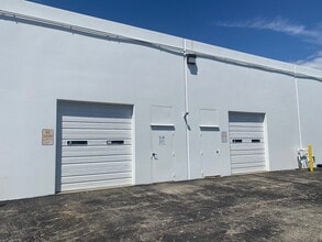 2335-2361 Westbrooke Dr, Columbus, OH for lease Building Photo- Image 2 of 3