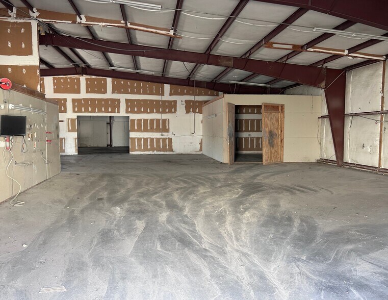 7224 Middle St, Columbia, SC à louer - Photo du bâtiment - Image 3 de 7