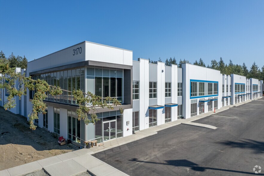 3170 194 St, Surrey, BC à vendre - Photo du bâtiment - Image 3 de 7
