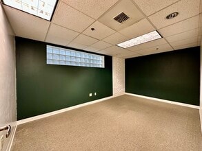 2737 78th Ave SE, Mercer Island, WA à louer Photo intérieure- Image 1 de 6