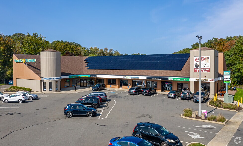 2460 Dixwell Ave, Hamden, CT à louer - Photo principale - Image 1 de 3