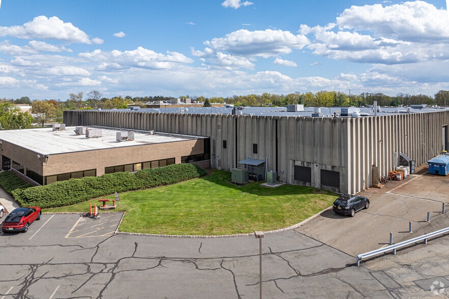 100 New England Ave, Piscataway, NJ for sale - Primary Photo - Image 1 of 14
