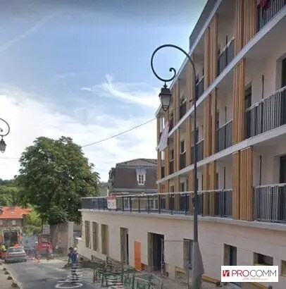 Office in Issy-les-Moulineaux for lease - Building Photo - Image 3 of 4