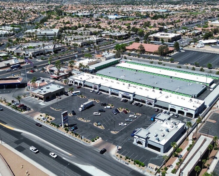 7440-7450 W Cheyenne Ave, Las Vegas, NV à louer - Photo du bâtiment - Image 2 de 5