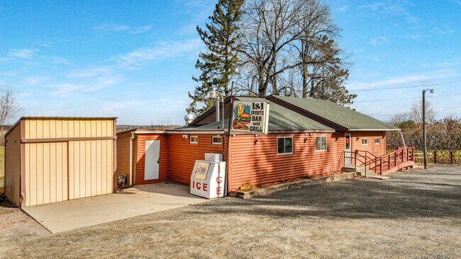 Plus de détails pour 26566 County Highway X, Cadott, WI - Commerce de détail à vendre