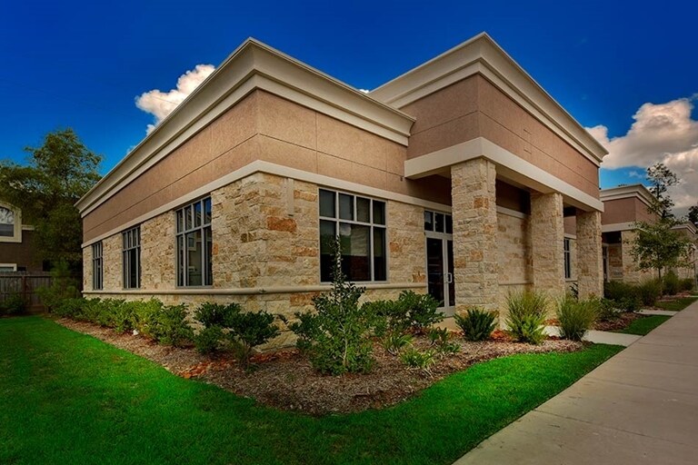 2219 Sawdust Rd, The Woodlands, TX à louer - Photo du bâtiment - Image 2 de 4