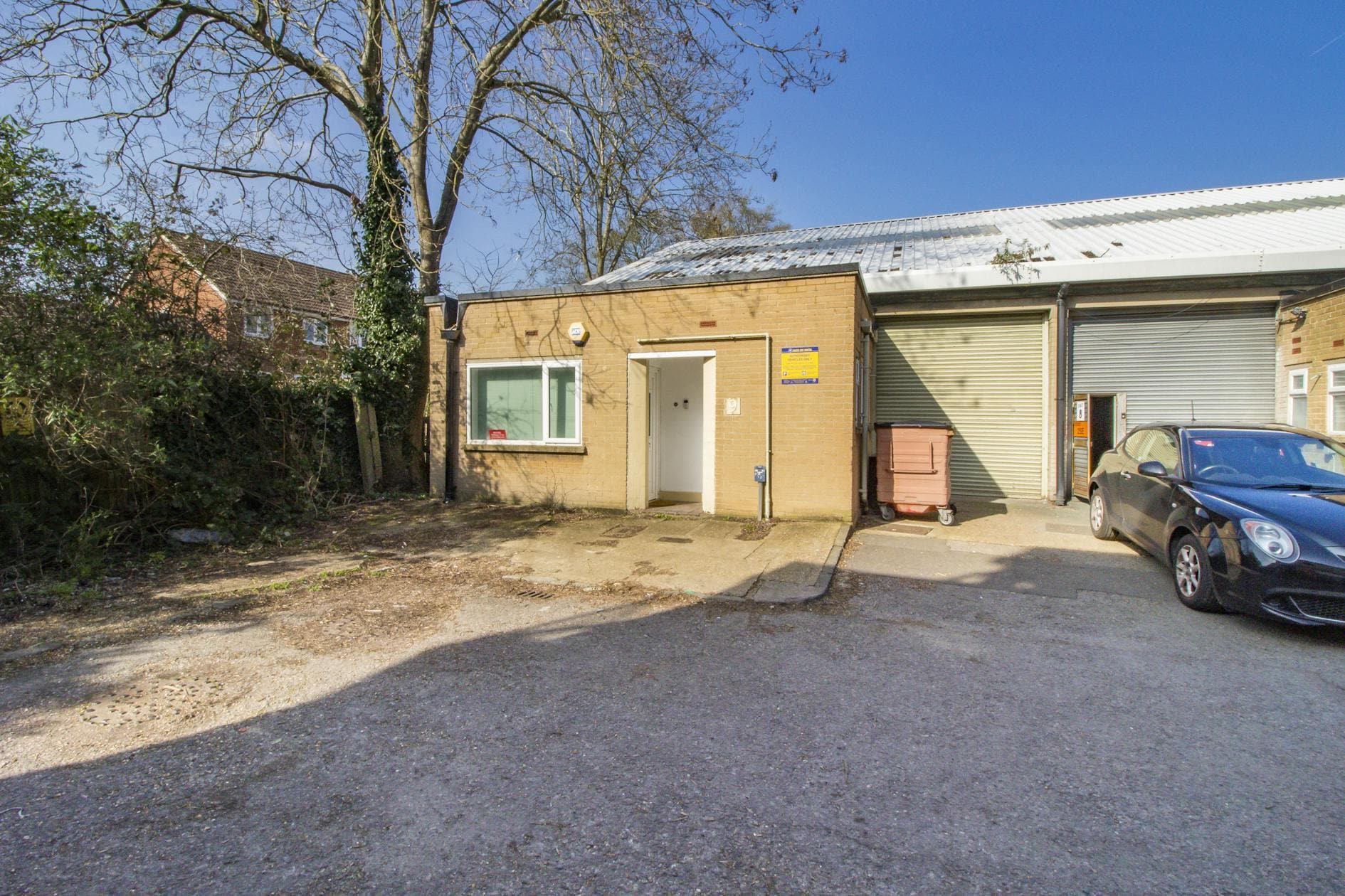 Units 1-9 Kildare Close, Ruislip à louer Photo du bâtiment- Image 1 de 4
