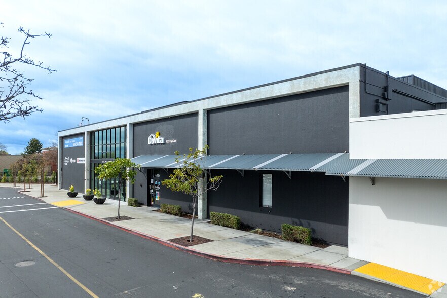 15555 E 14th St, San Leandro, CA à louer - Photo du bâtiment - Image 2 de 10