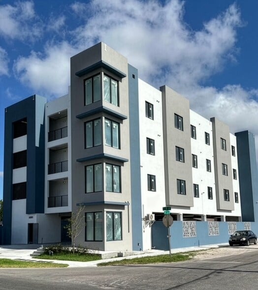 1091 E 17th St, Hialeah, FL for sale - Building Photo - Image 2 of 11
