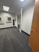 1611 Creekside Dr, Folsom, CA for lease Interior Photo- Image 2 of 28