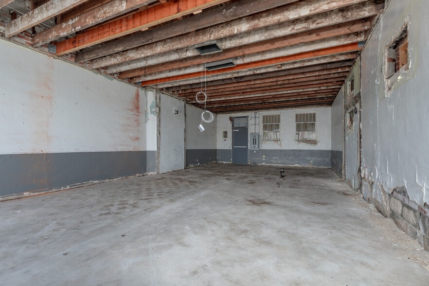 10004 Gravois Rd, Saint Louis, MO for sale - Interior Photo - Image 3 of 14