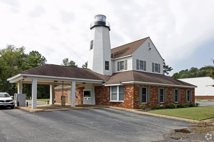 3140 George Washington Memorial Hwy, Hayes, VA à vendre - Photo du bâtiment - Image 2 de 6