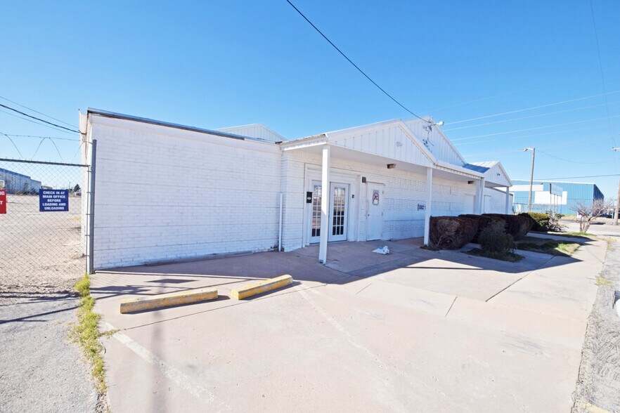 302 Industrial Ave, Odessa, TX à vendre - Photo du bâtiment - Image 3 de 75