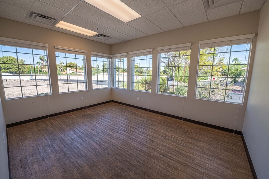 7375 S Pecos Rd, Las Vegas, NV for lease - Interior Photo - Image 2 of 9