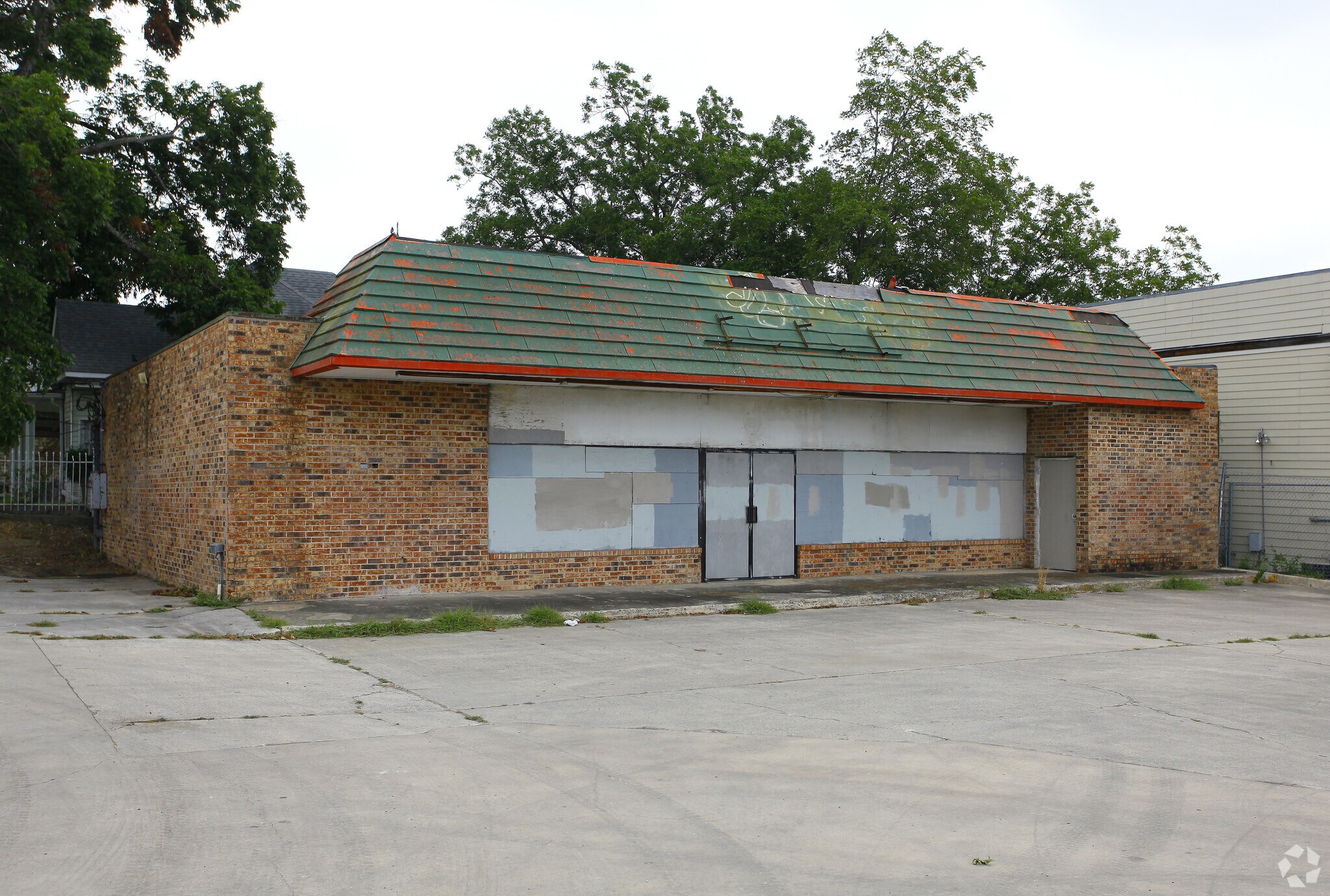 1136 E Grayson St, San Antonio, TX for lease Primary Photo- Image 1 of 18