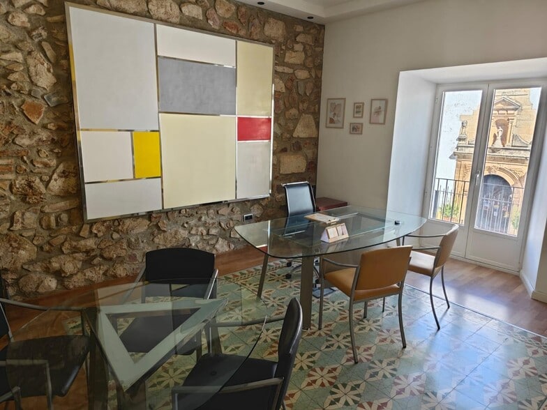 Calle Andrada, 11, Cáceres, Cáceres for lease - Building Photo - Image 2 of 8