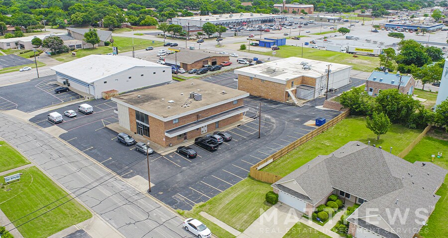 1244 Karla Dr, Hurst, TX à louer - Photo du bâtiment - Image 3 de 5