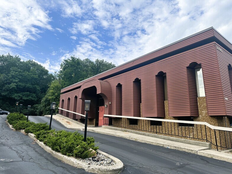 1400 Michigan St, Grand Rapids, MI for lease - Building Photo - Image 2 of 15