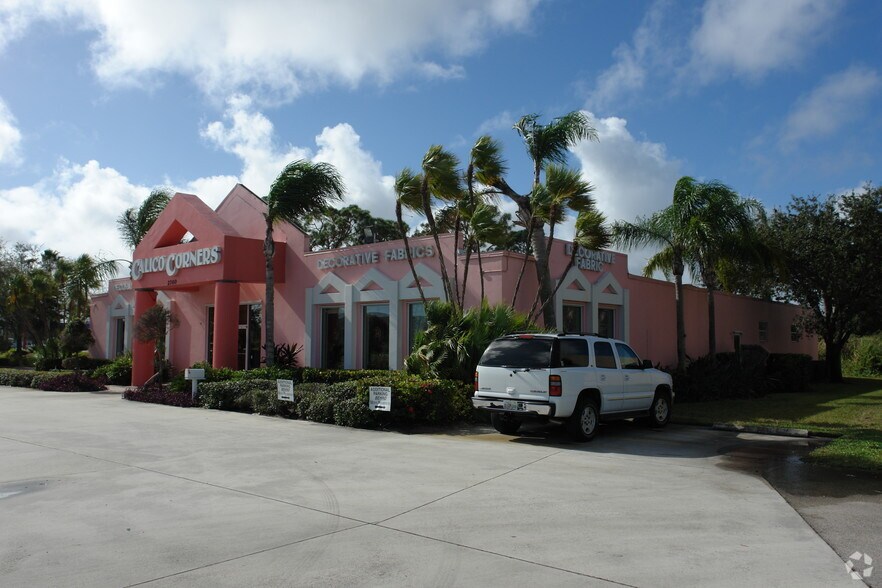 2700 NW Federal Hwy, Stuart, FL à vendre - Photo du bâtiment - Image 2 de 2