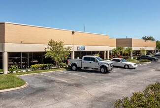 Plus de détails pour 2300-2310 Tall Pines Dr, Largo, FL - Local d'activités à louer