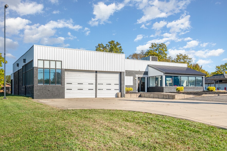 944 State Route 28, Milford, OH à vendre - Photo du bâtiment - Image 3 de 30