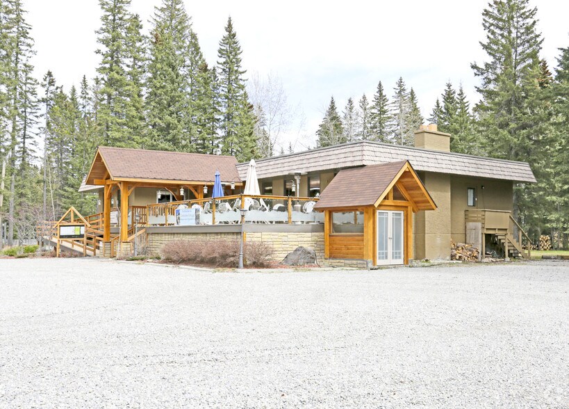 75 White Ave, Rocky View No 44, AB à vendre - Photo du bâtiment - Image 3 de 3